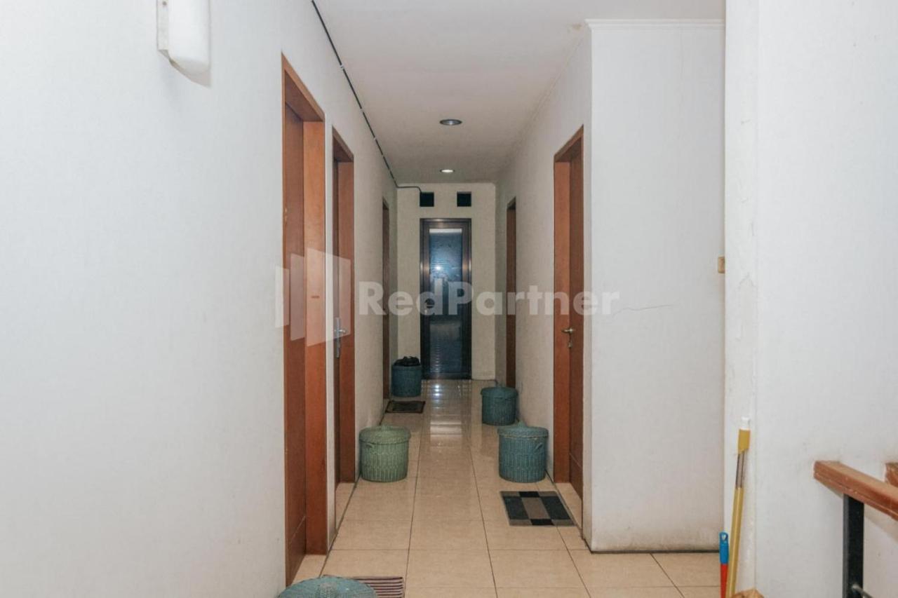 De Lugano Scbd Syariah Mitra Reddoorz Hotel Jakarta Luaran gambar